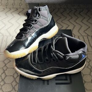 Mens - Air Jordan 11 Retro